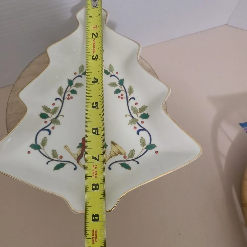 Mikasa Christmas Tree Candy Nut Dish Holiday Elegance Porcelain Gold Trim‎ FK001